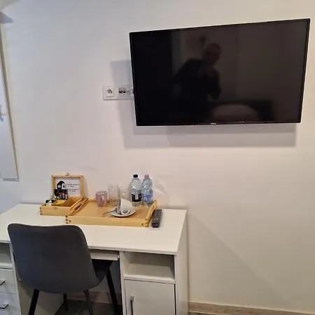 Ξενοδοχείο με διαμερίσματα Comfort Stay, Ev, Parking *