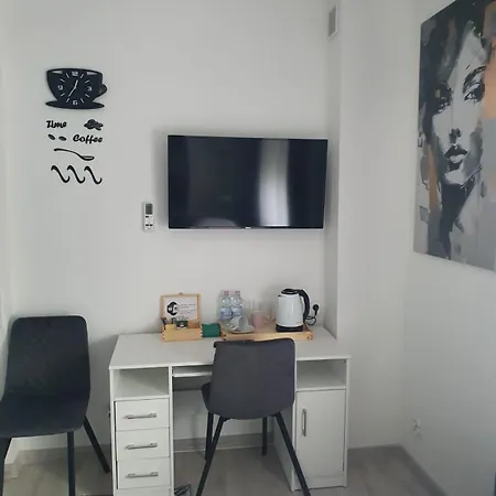 Comfort Stay, Ev, Parking Ξενοδοχείο με διαμερίσματα