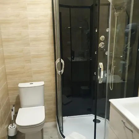 Comfort Stay, Ev, Parking Aparthotel 3*